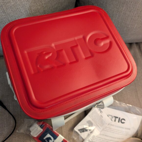 RTIC cooler - Picture 5 of 6